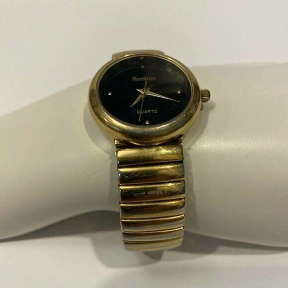 Beautiful Vintage Armitron Gold Tone Black Face Ladies 🔥🔥 - Picture 5 of 9
